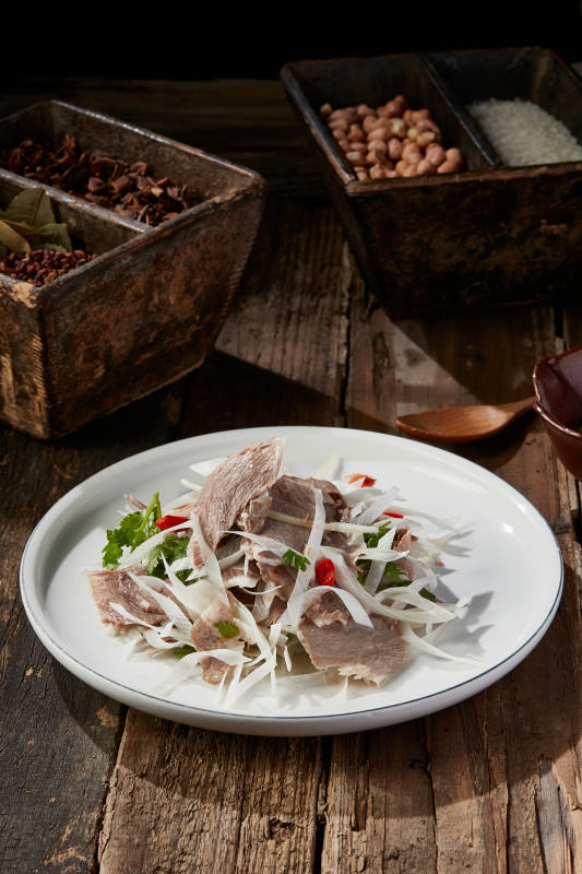 白切枸杞葱香牛里脊图片