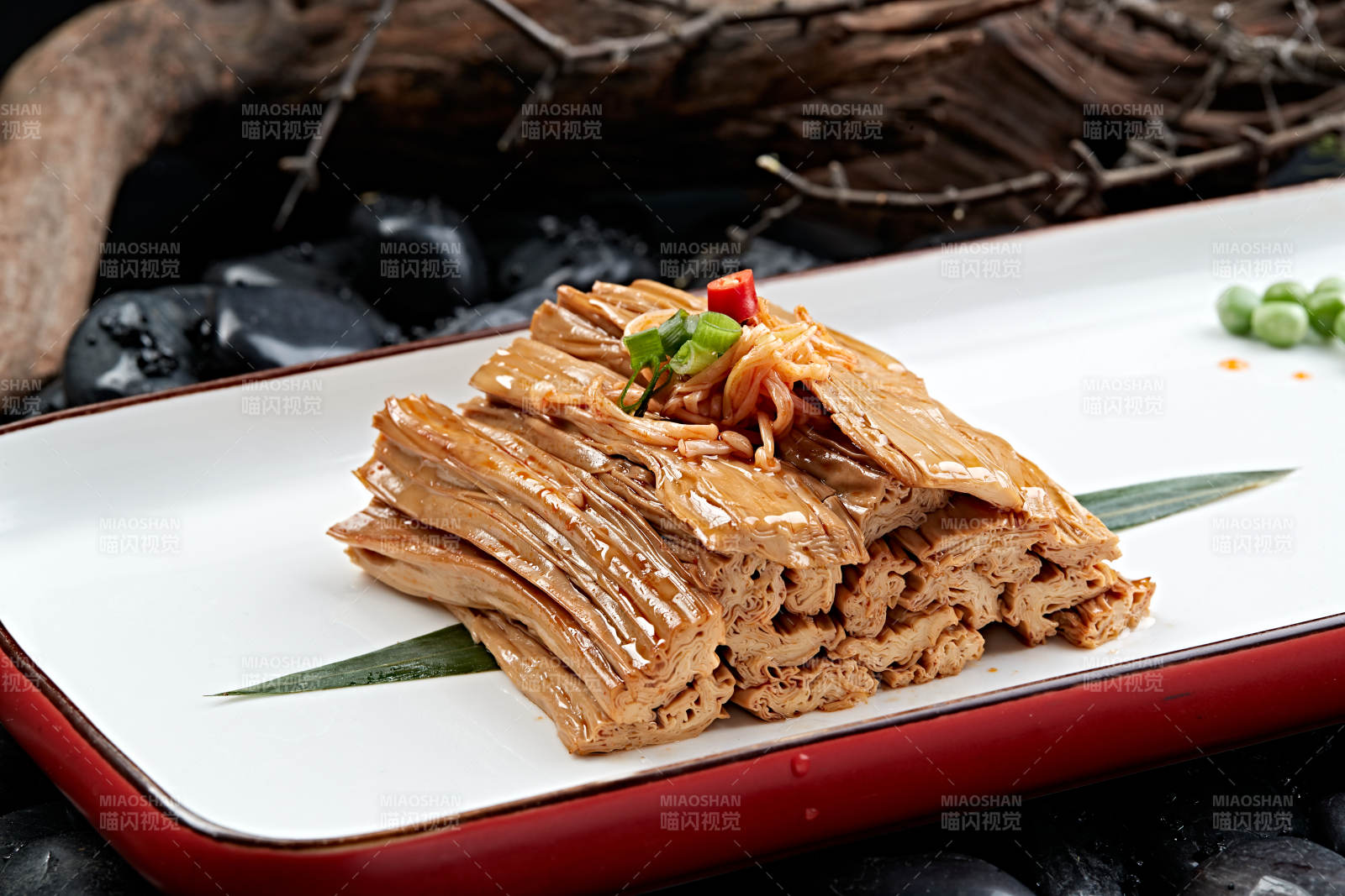 卤味腌渍腐竹图片