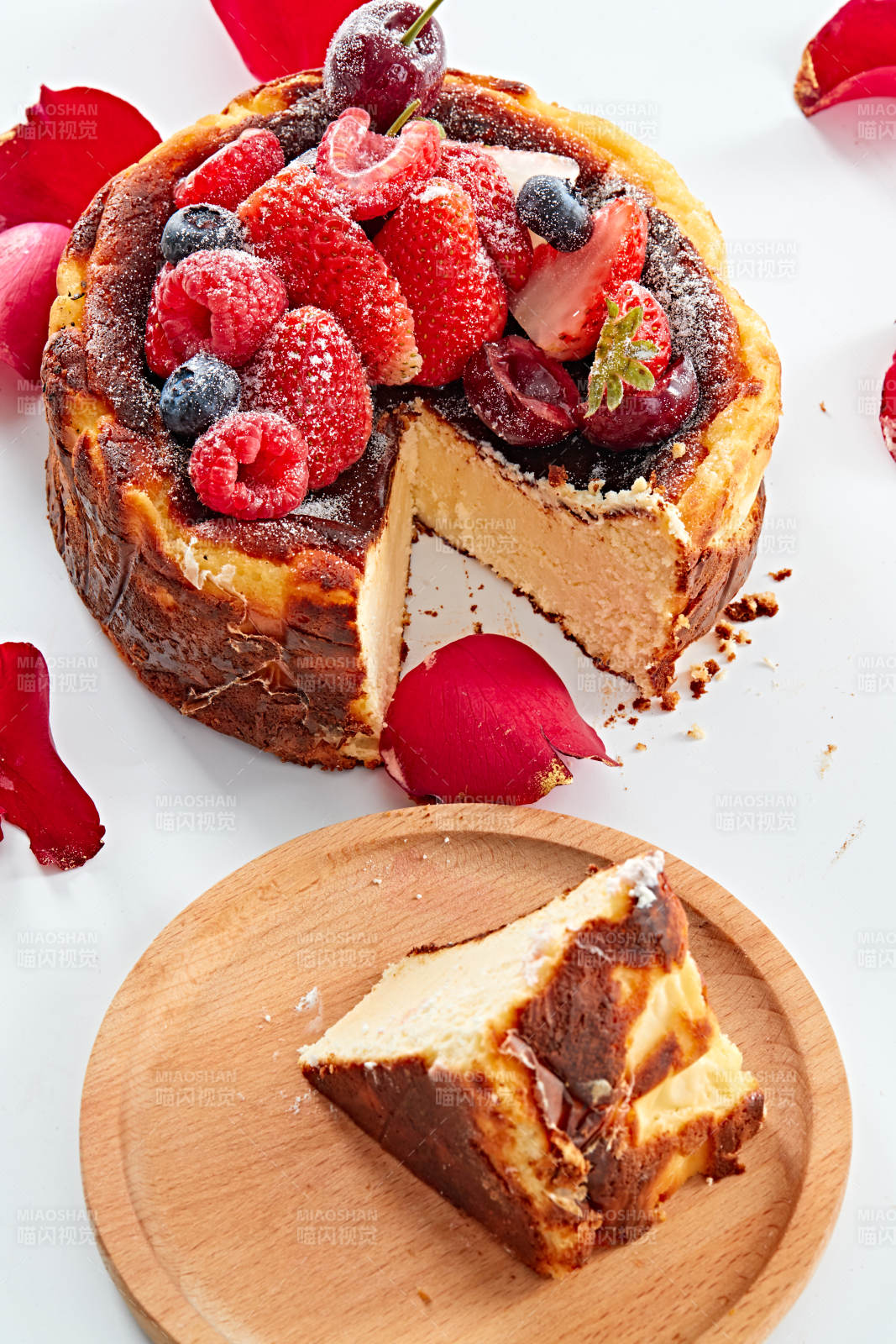 巴斯克芝士风暴鲜果乳酪蛋糕图片