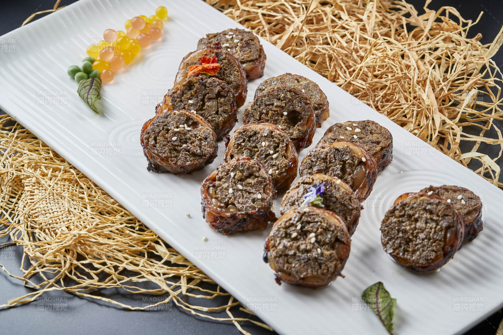 磁盘装的炭烤羊场包羊肝图片