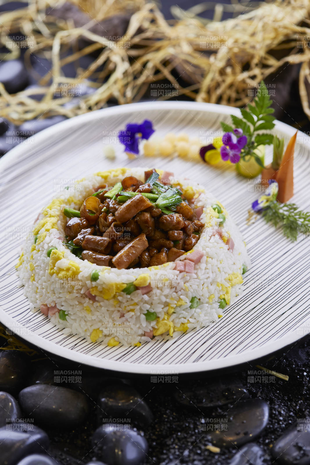 韭菜炒海肠盖扬州炒饭图片