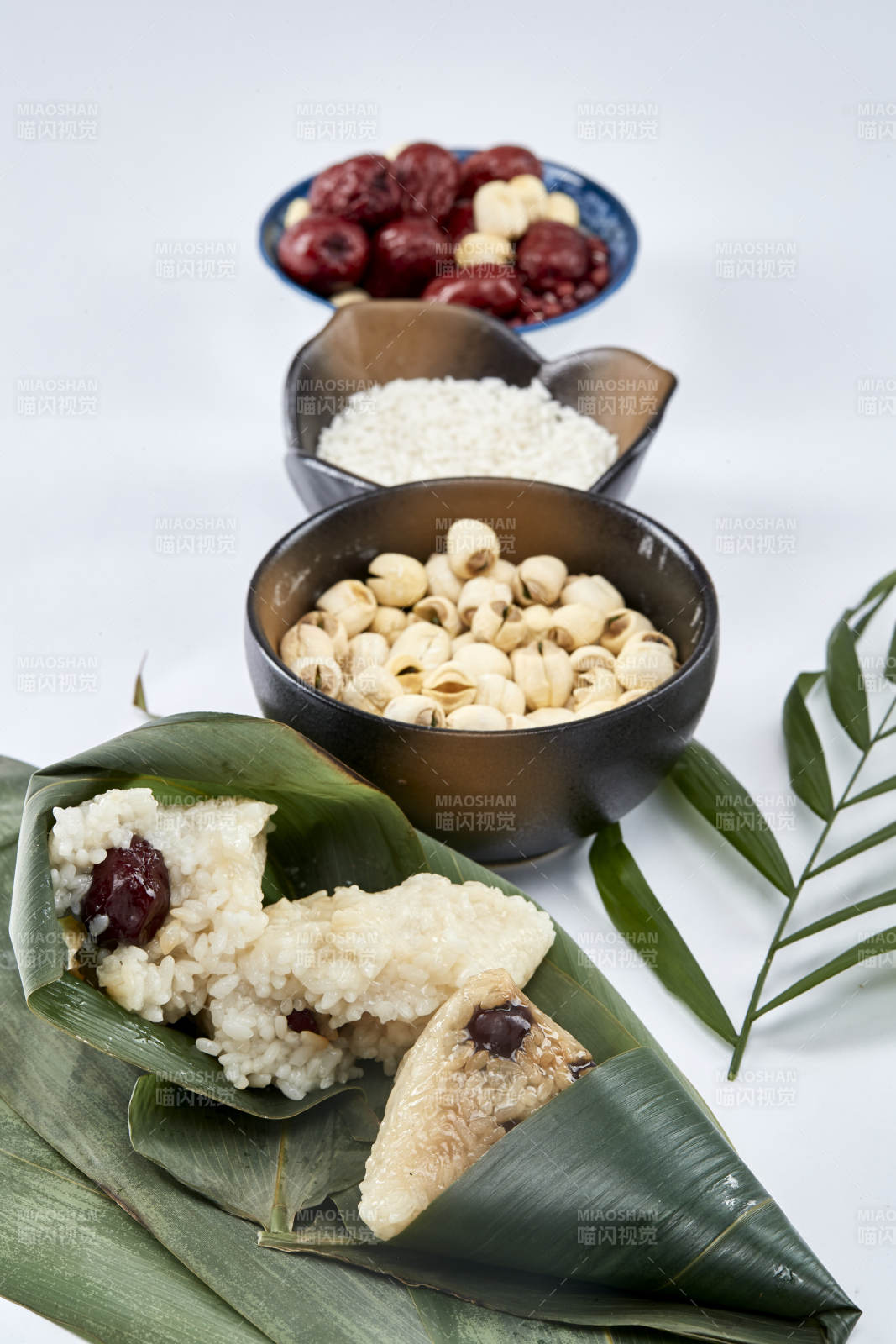端午节的粽子和原材料图片