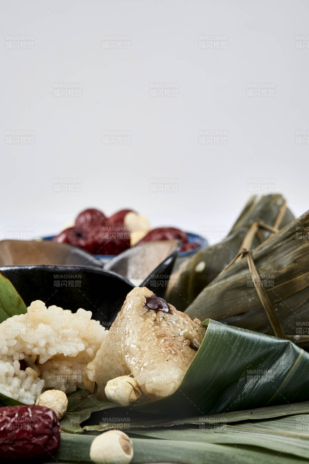 端午节的粽子和原材料图片