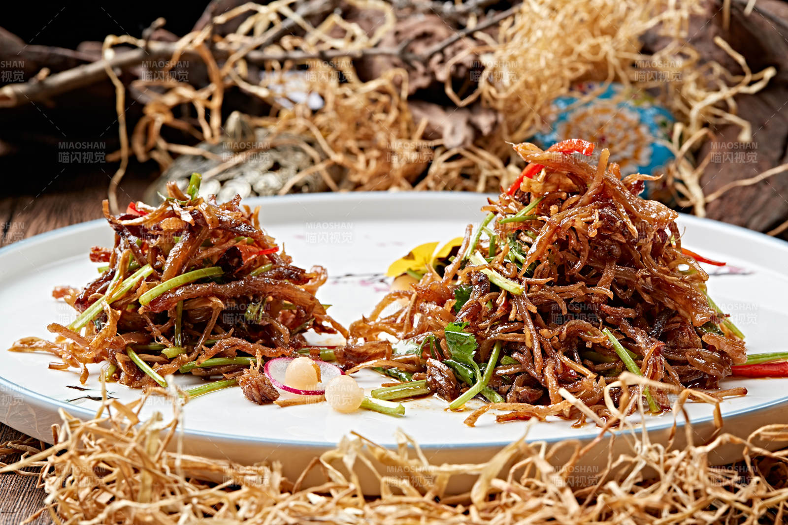 炝炒手撕带鱼丝图片