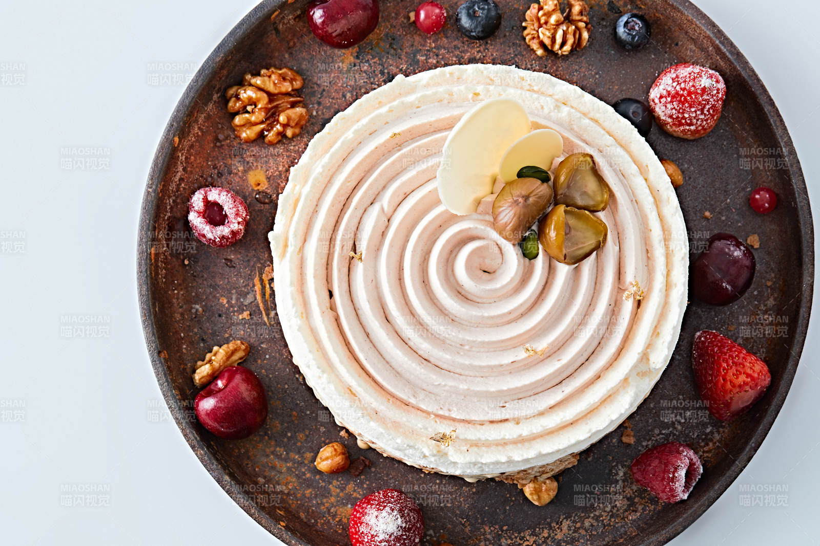 香烤坚果碎烧板栗金箔冰激凌蛋糕图片