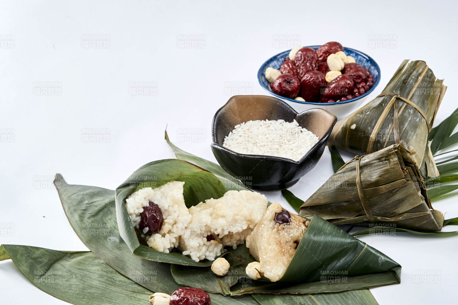 端午节的粽子和原材料图片