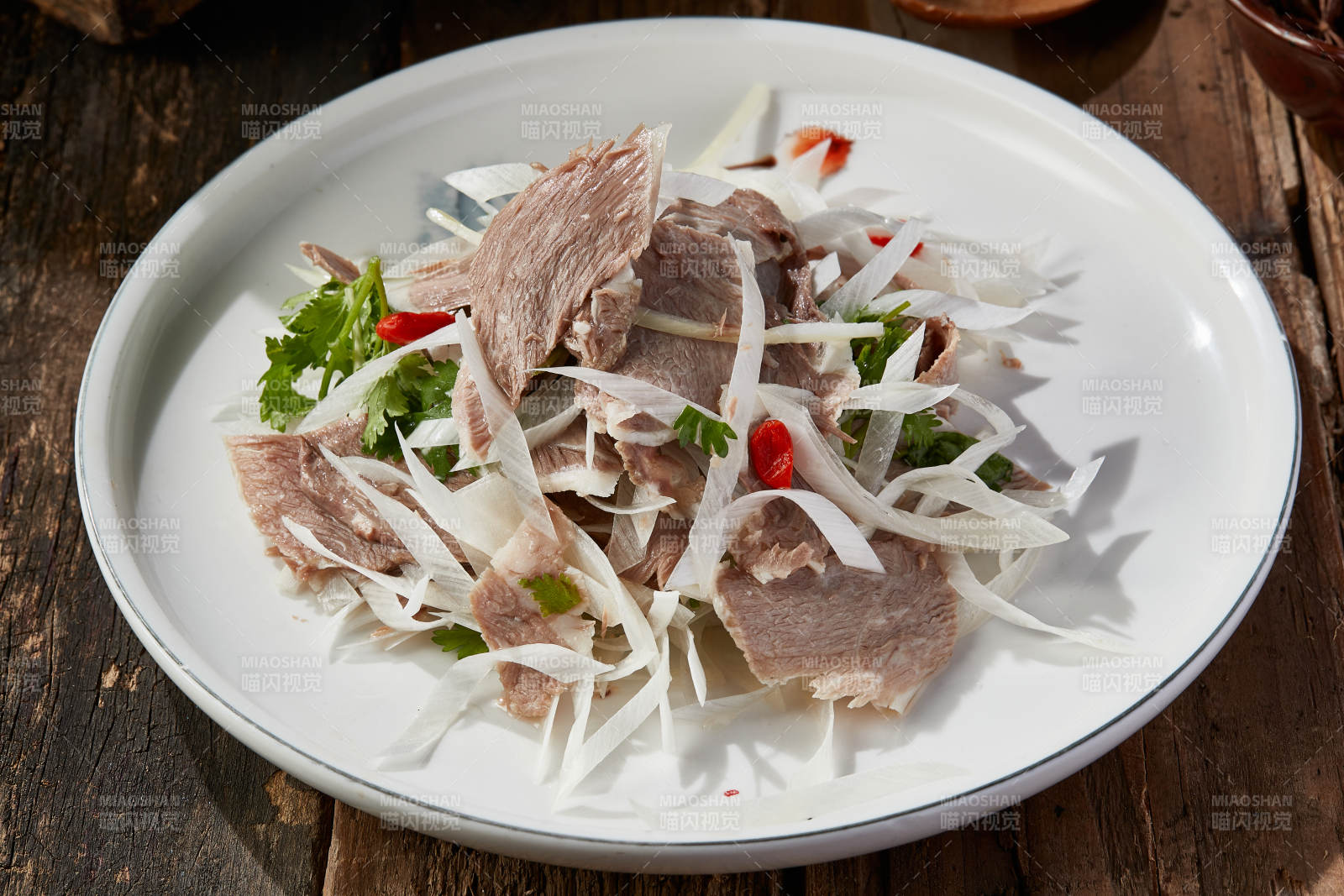 白切枸杞葱香牛里脊图片