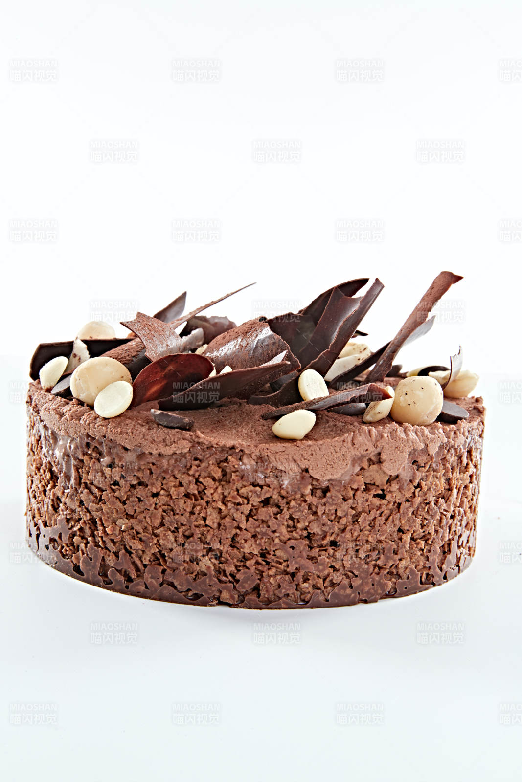 可可散粉黑森林坚果冰淇淋蛋糕图片