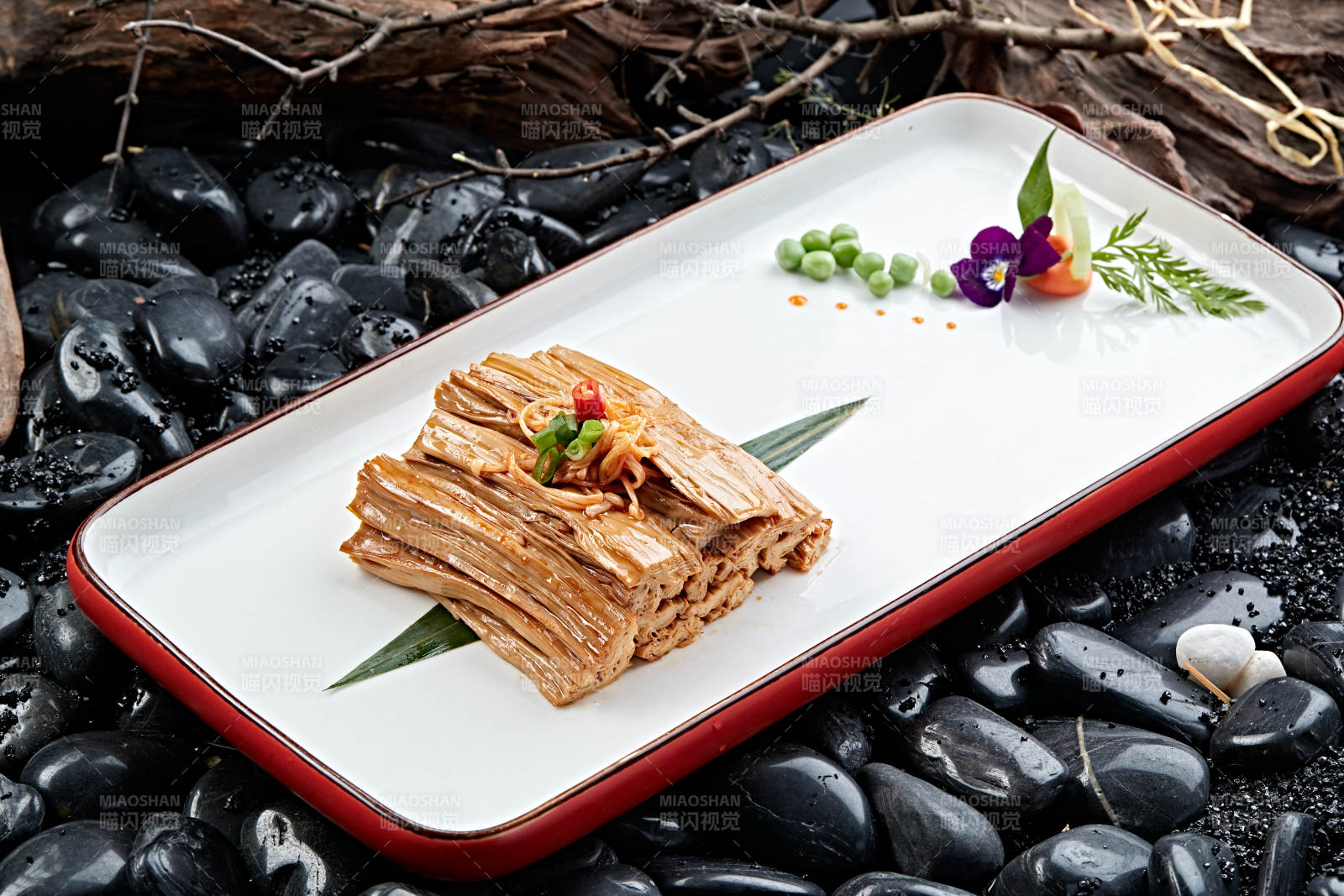 卤味腌渍腐竹图片