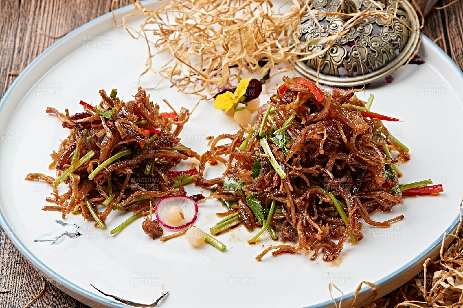 炝炒手撕带鱼丝图片