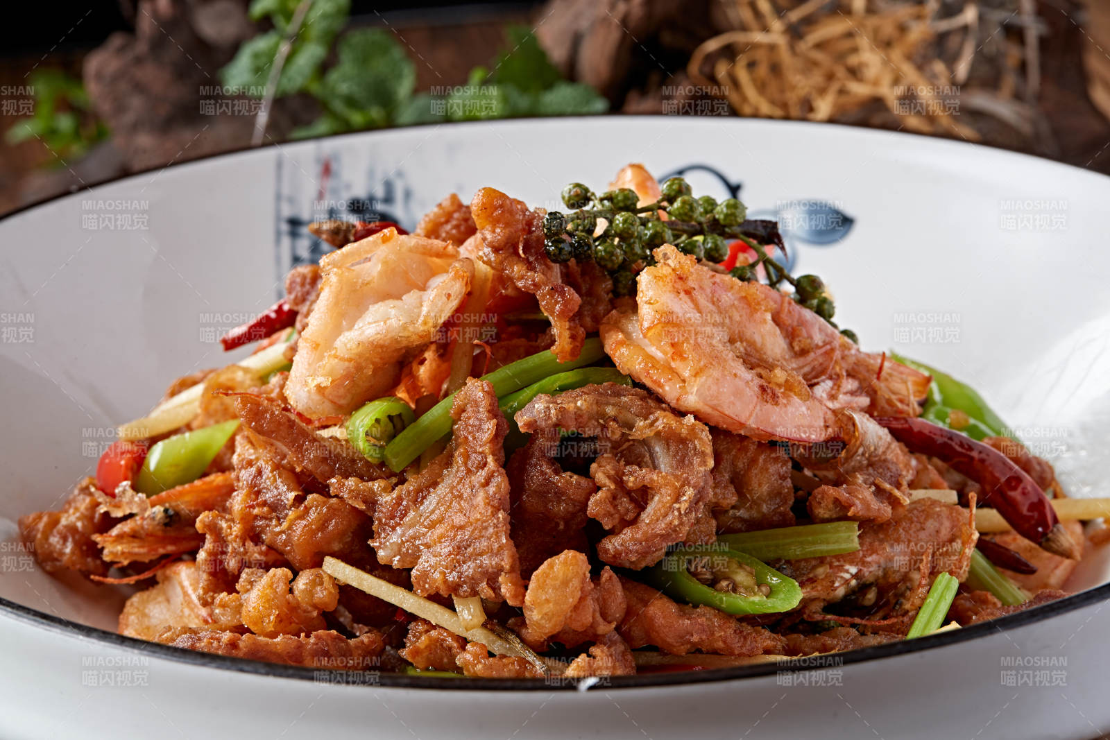 湘味藤椒麻辣大虾月牙骨图片