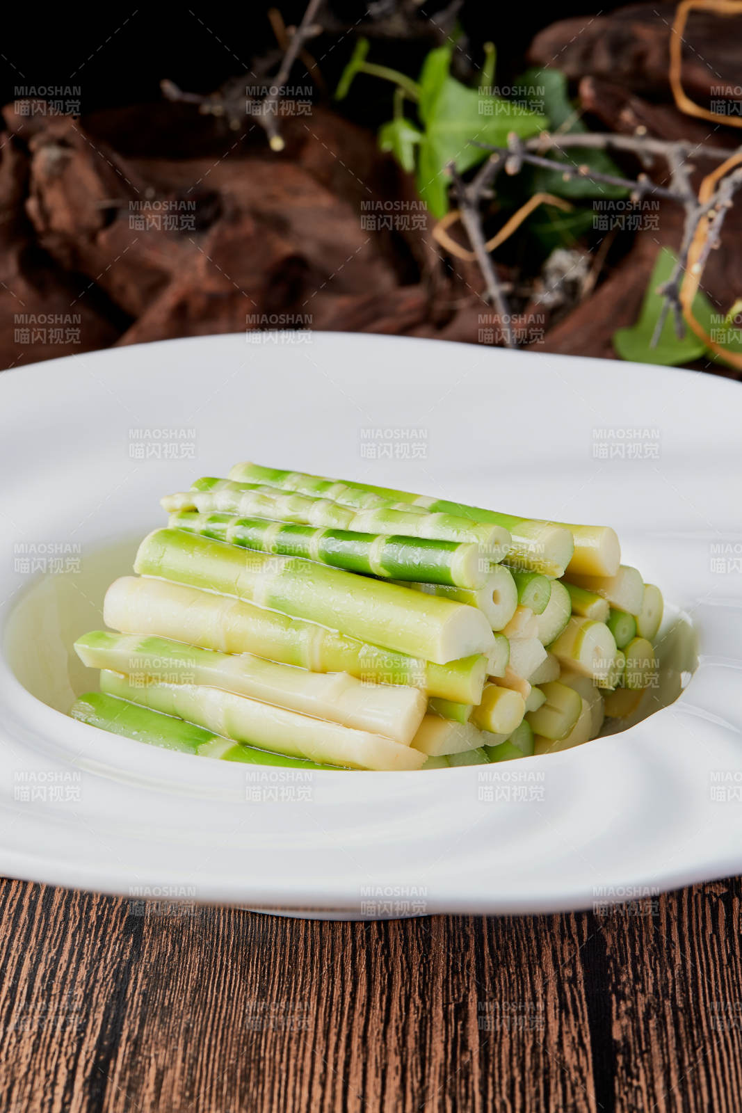 盐水嫩春笋图片