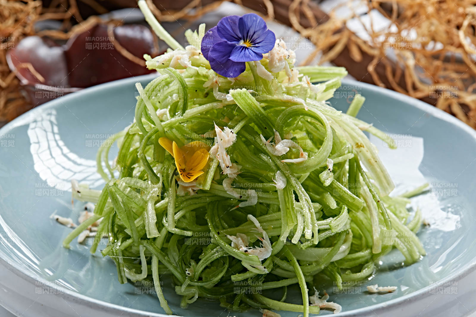 虾皮凉拌西芹丝图片