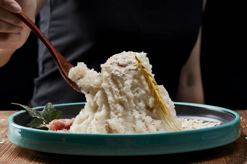 传统健康美食营养土豆泥配薯片图片