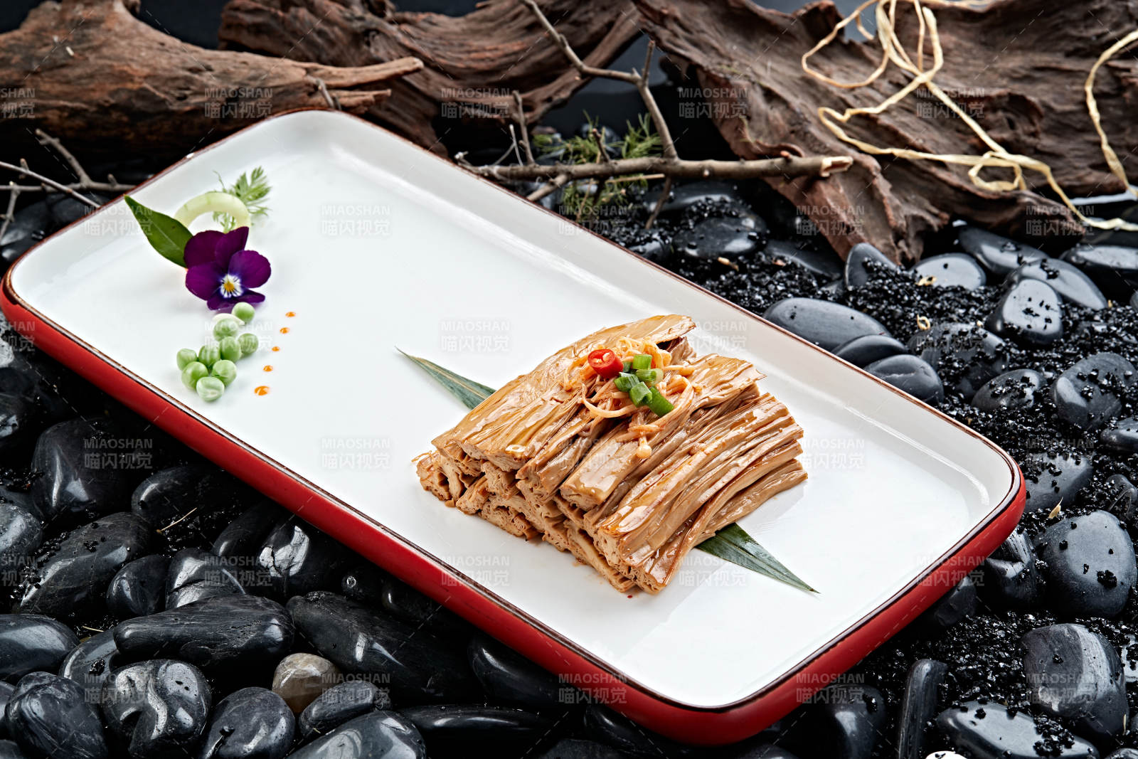 卤味腌渍腐竹图片