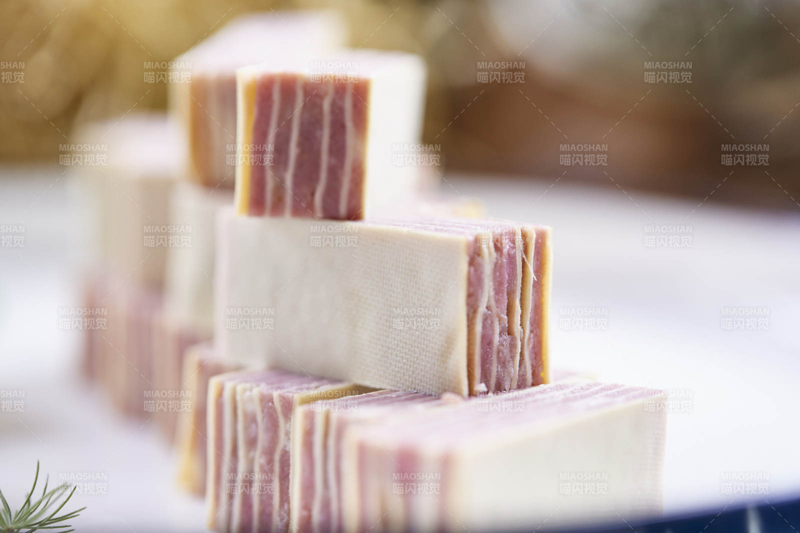 千层豆皮午餐肉图片