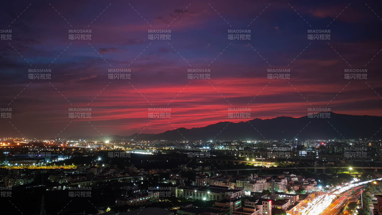 火烧云暮色城市夜景图片