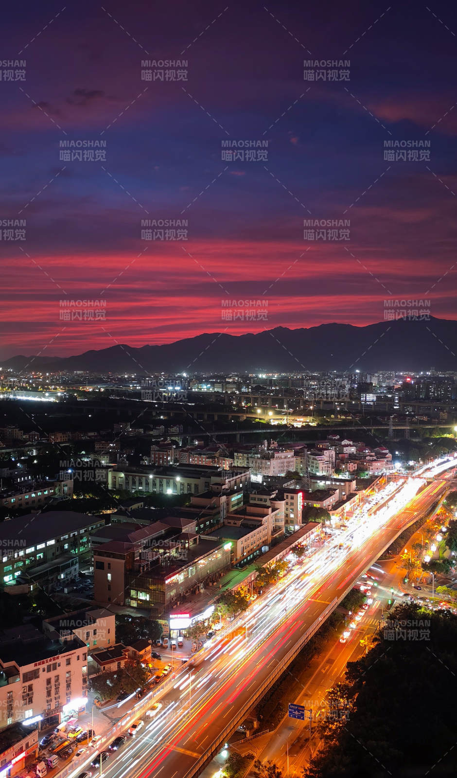 厦门夜幕下的城市光影图片