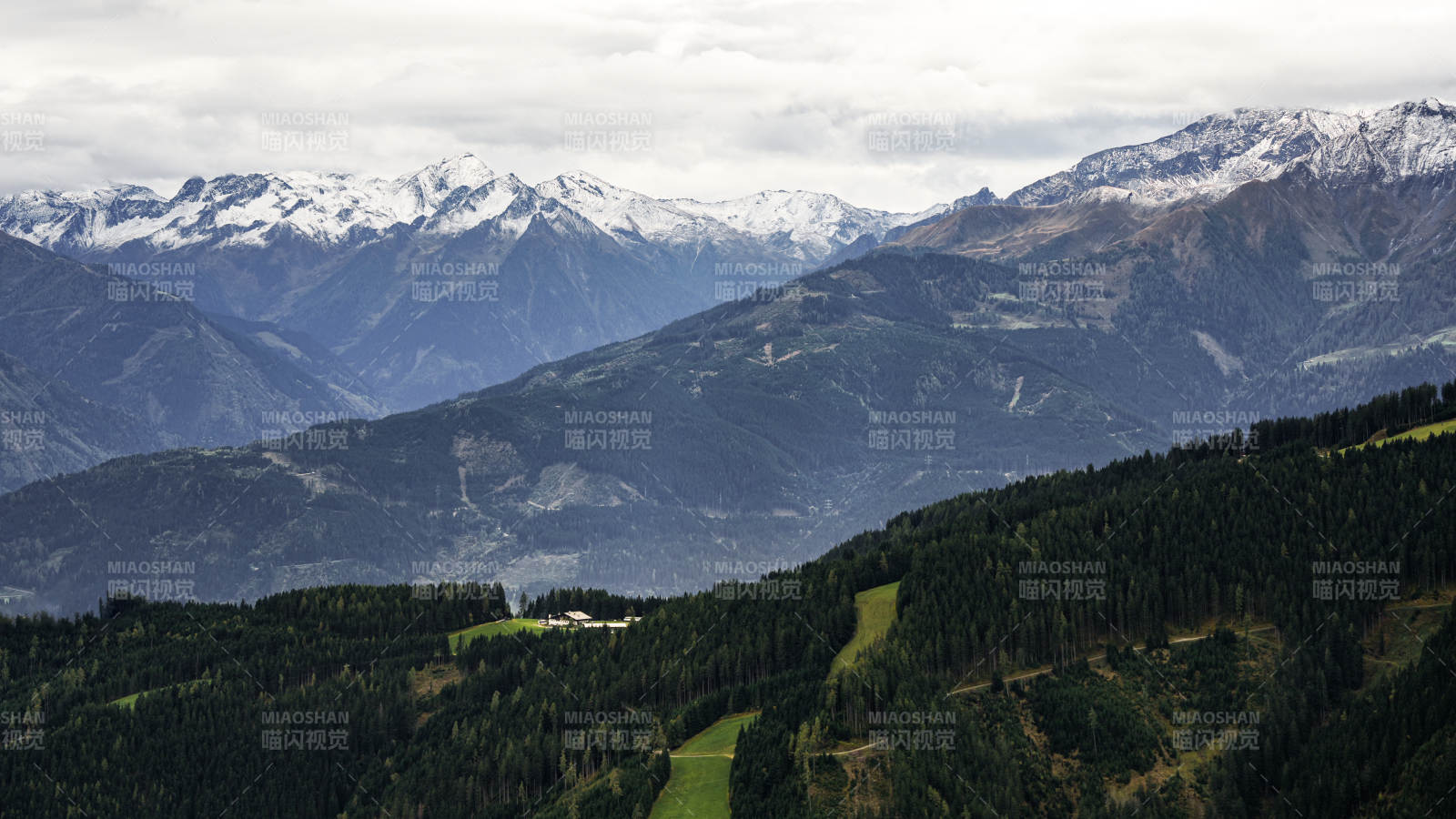 奥地利雪山林海风光图片