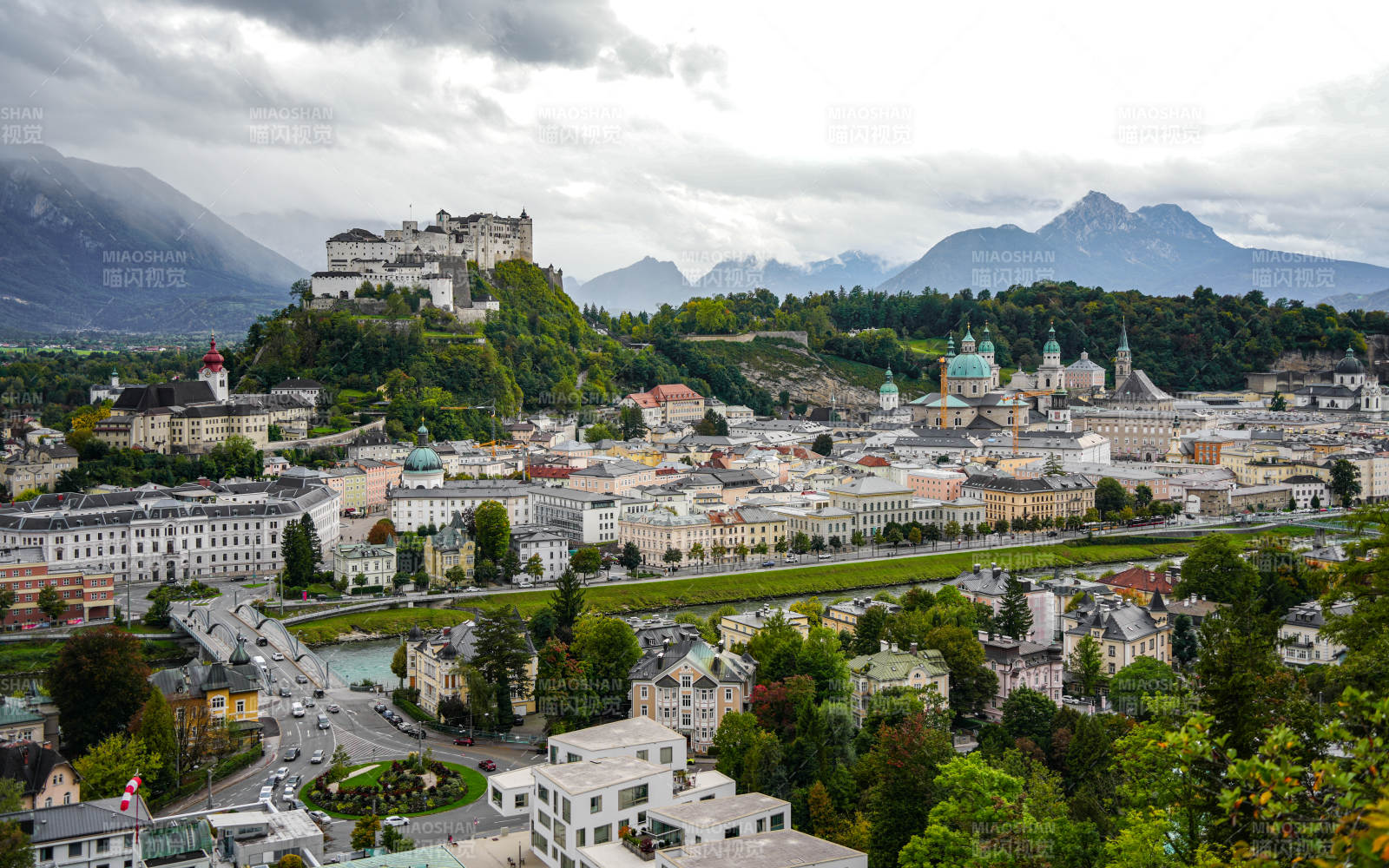 萨尔茨堡全景俯瞰图片