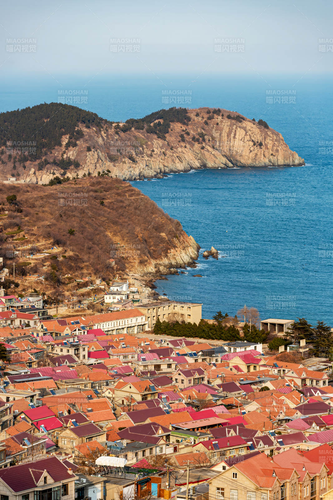 青岛崂山海滨小镇风光图片