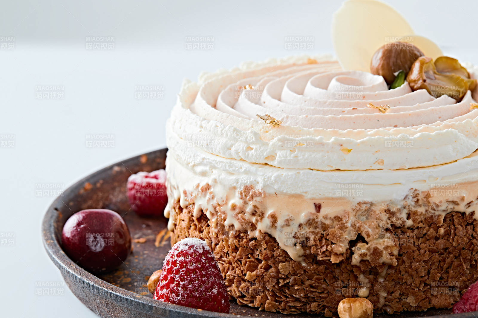 香烤坚果碎烧板栗金箔冰激凌蛋糕图片