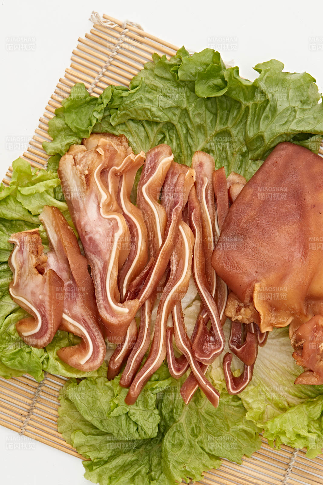 熟食整只熏卤猪耳朵图片