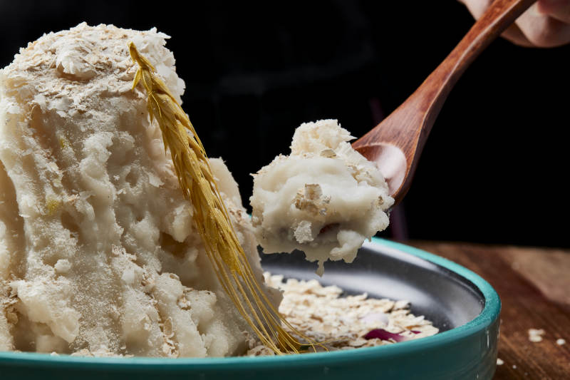 传统健康美食营养土豆泥配薯片图片