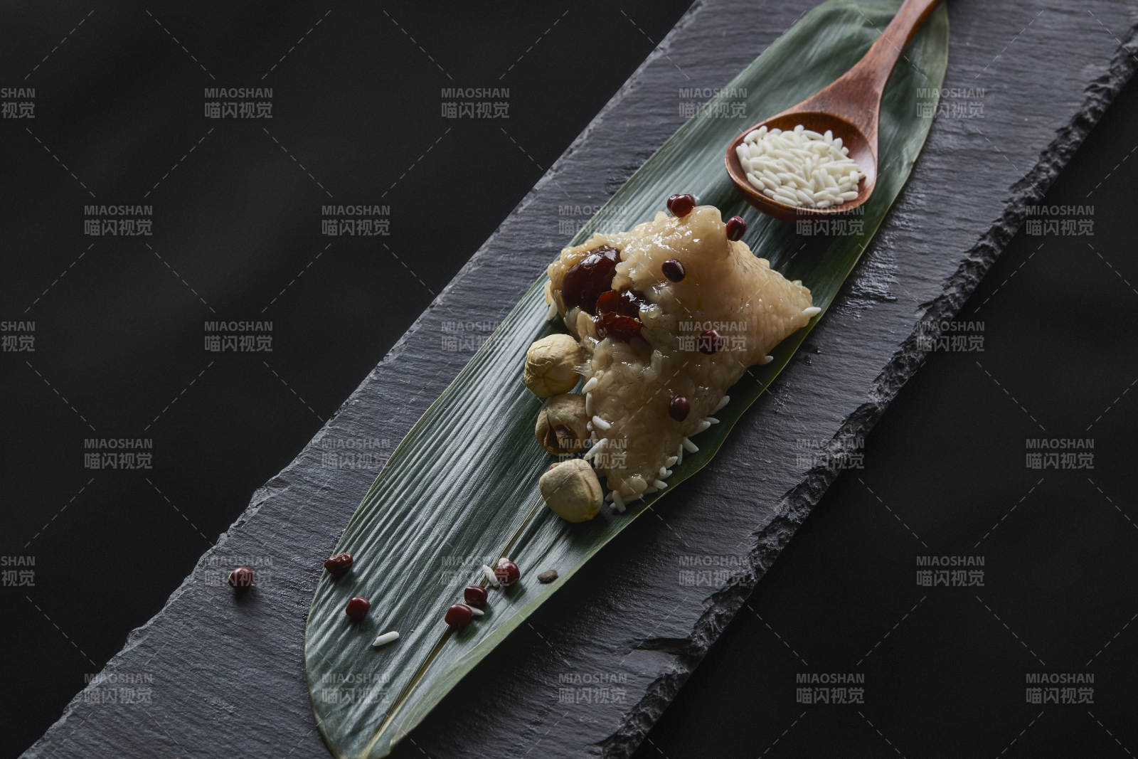 端午节的粽子和原材料图片