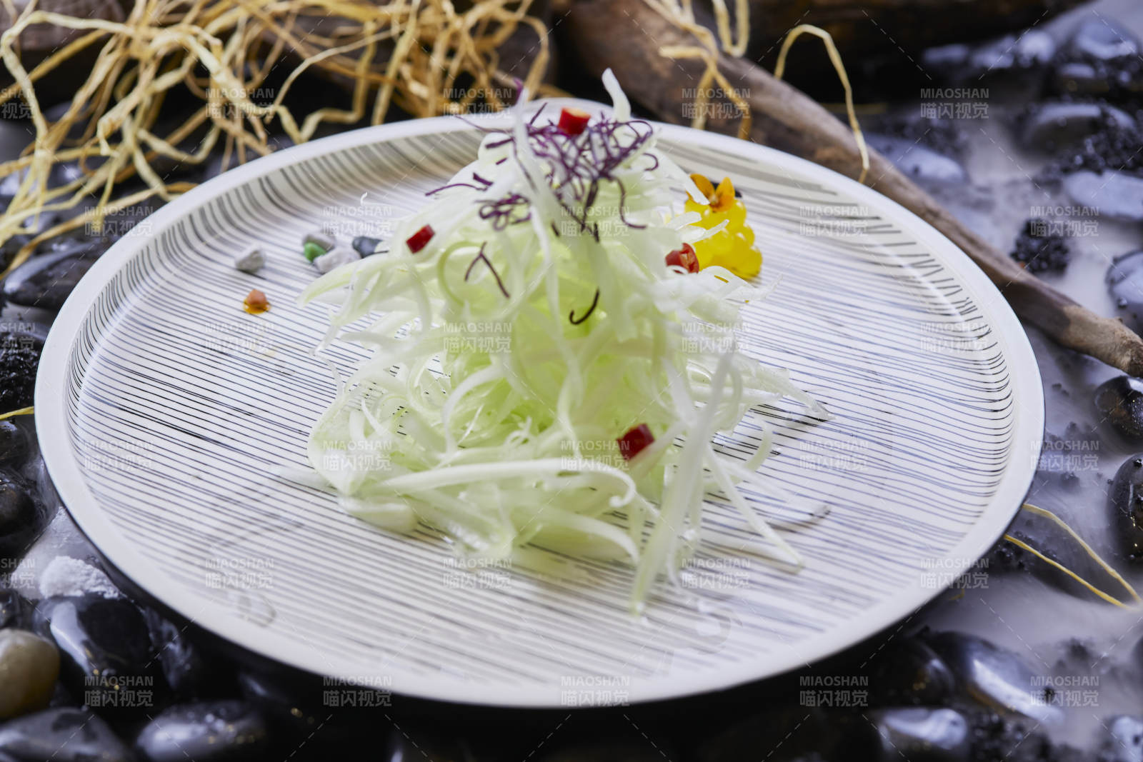 凉拌西芹丝图片