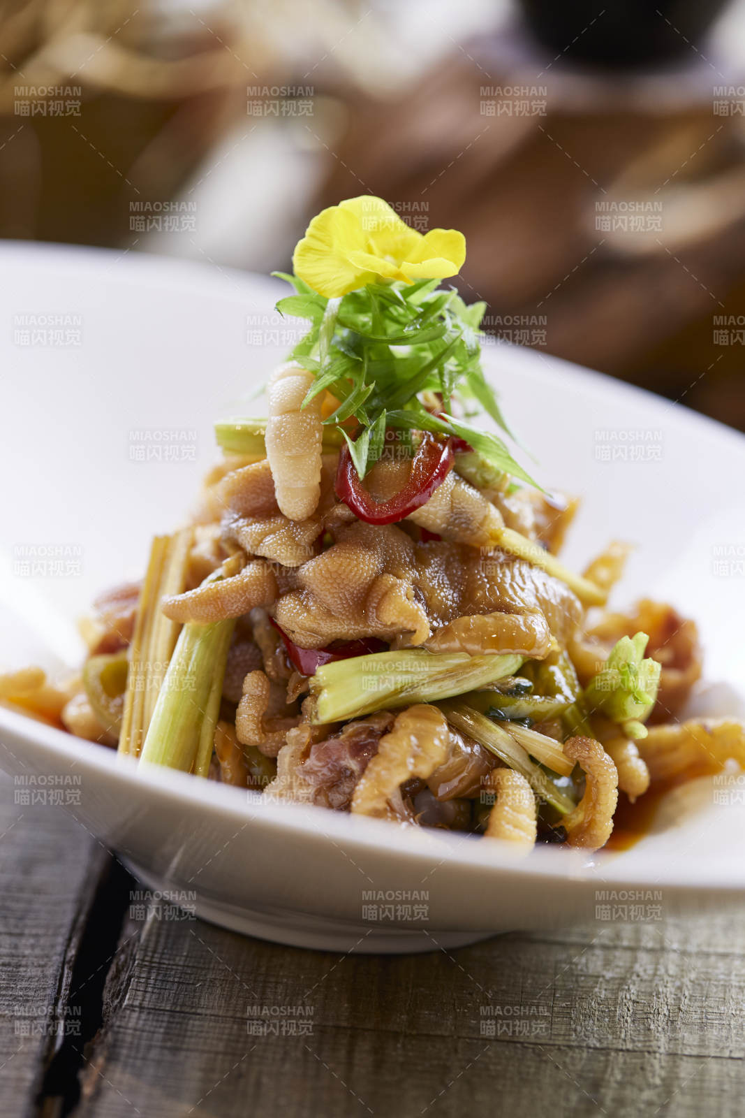 菜根香卤凤爪鸡脚图片