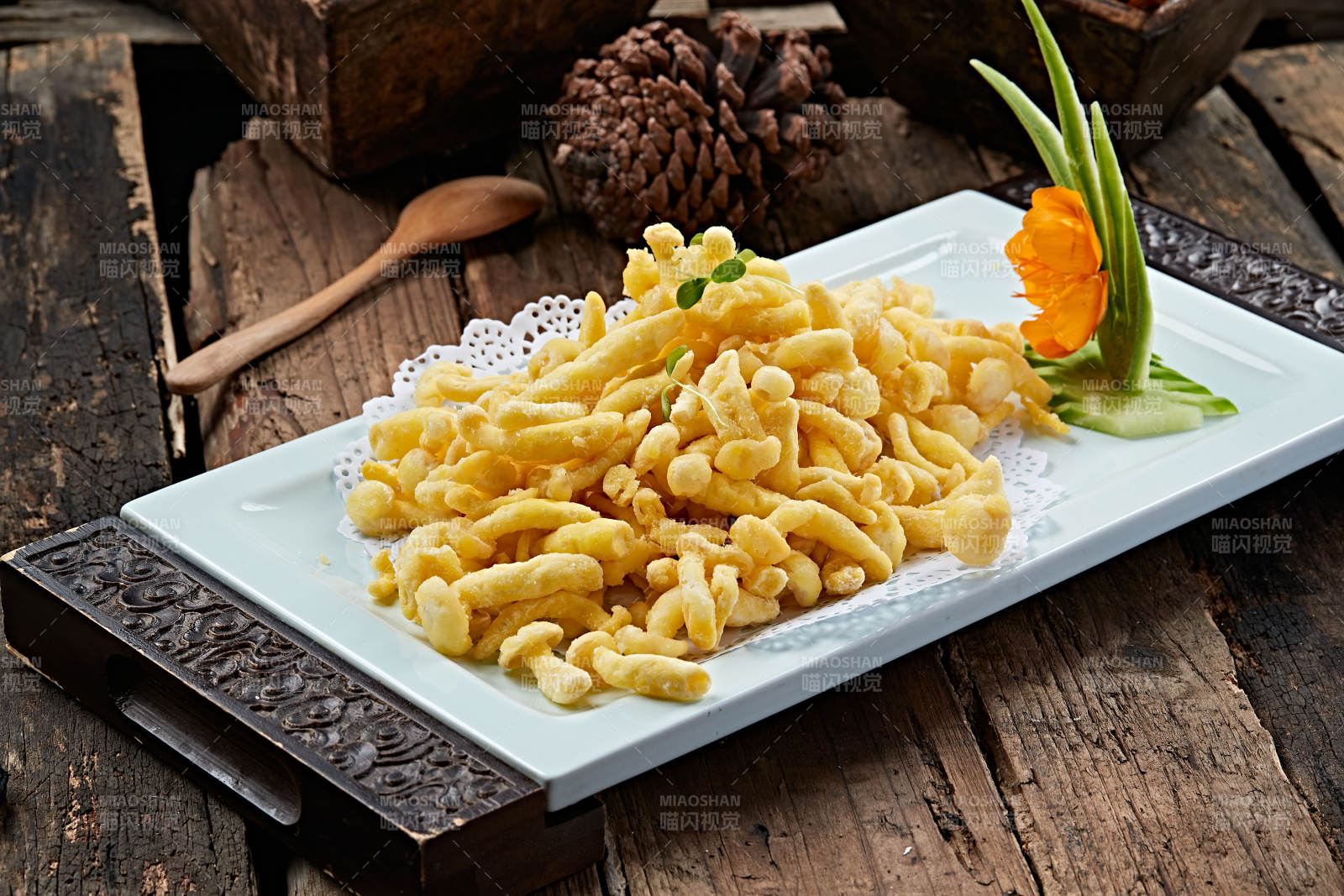 咸蛋黄焗海鲜菇图片