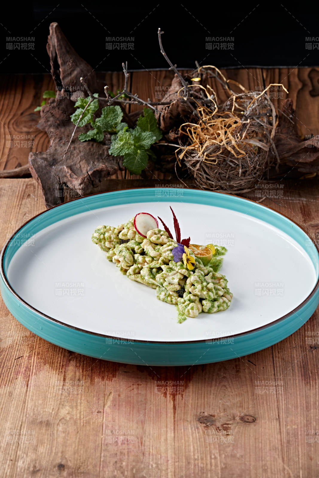 鲜山葵酱醸桃仁图片