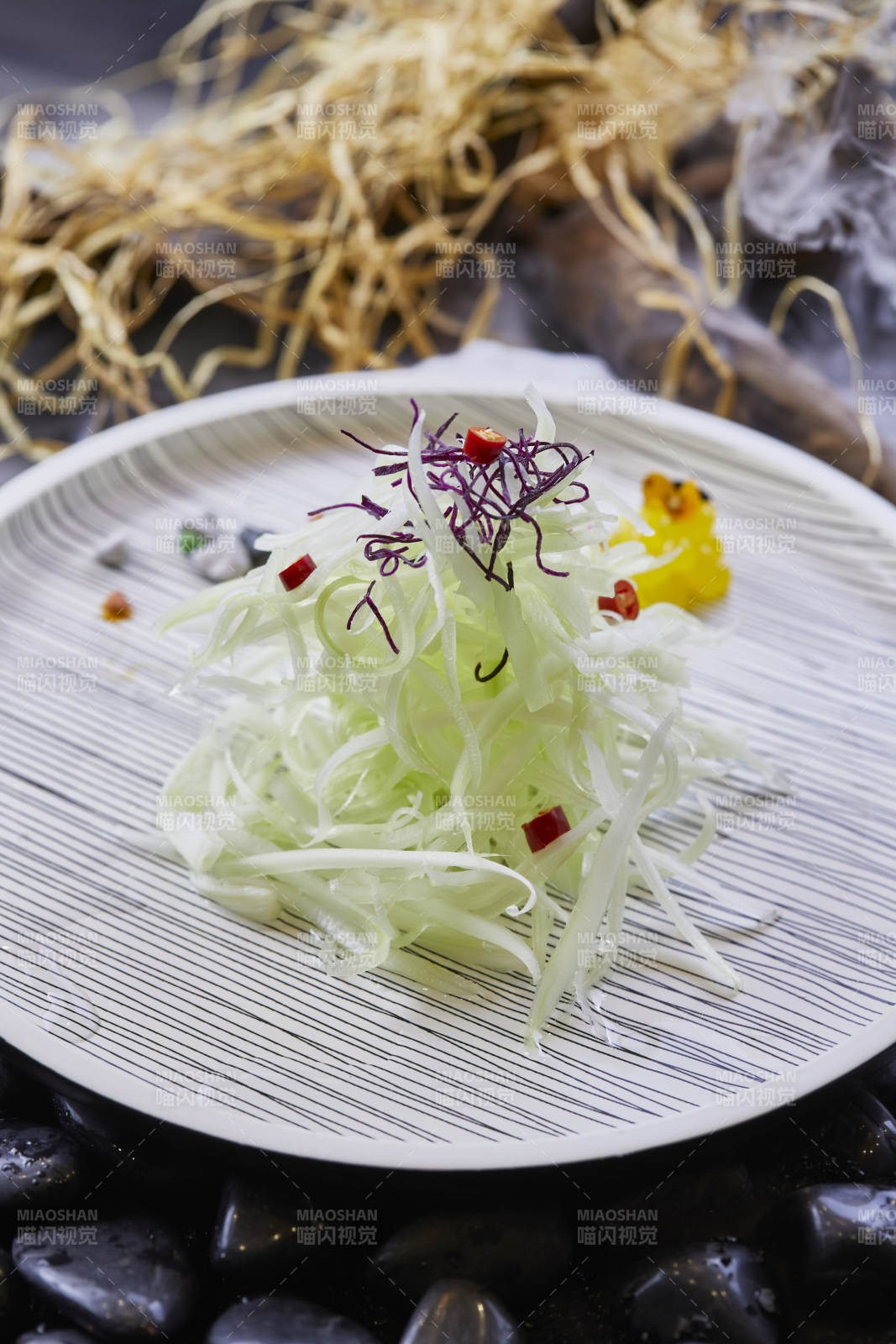 凉拌西芹丝图片