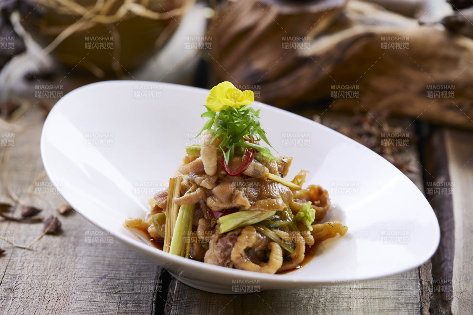 菜根香卤凤爪鸡脚图片