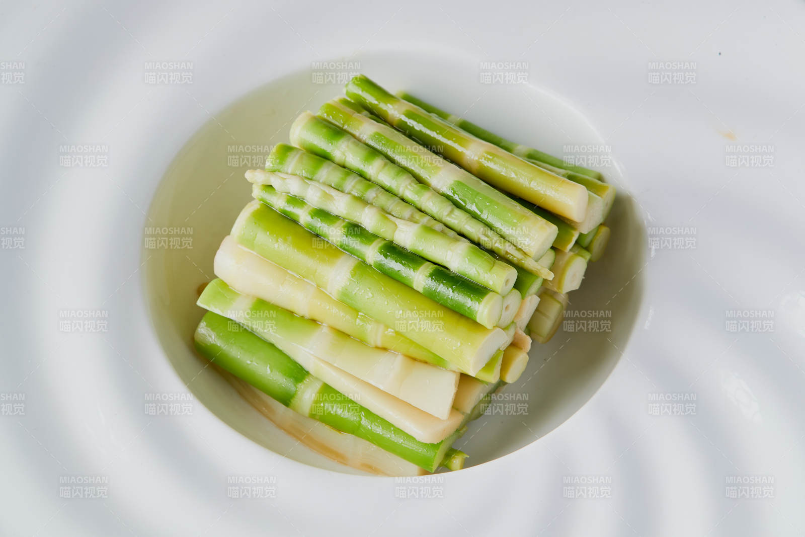 盐水嫩春笋图片