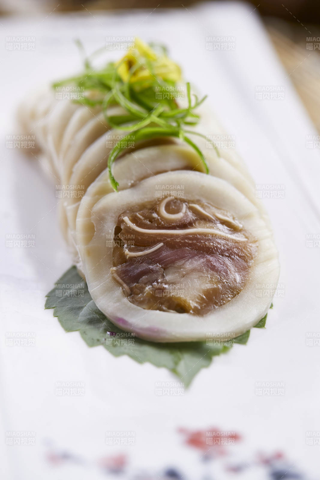 鱿鱼猪耳卷切片图片