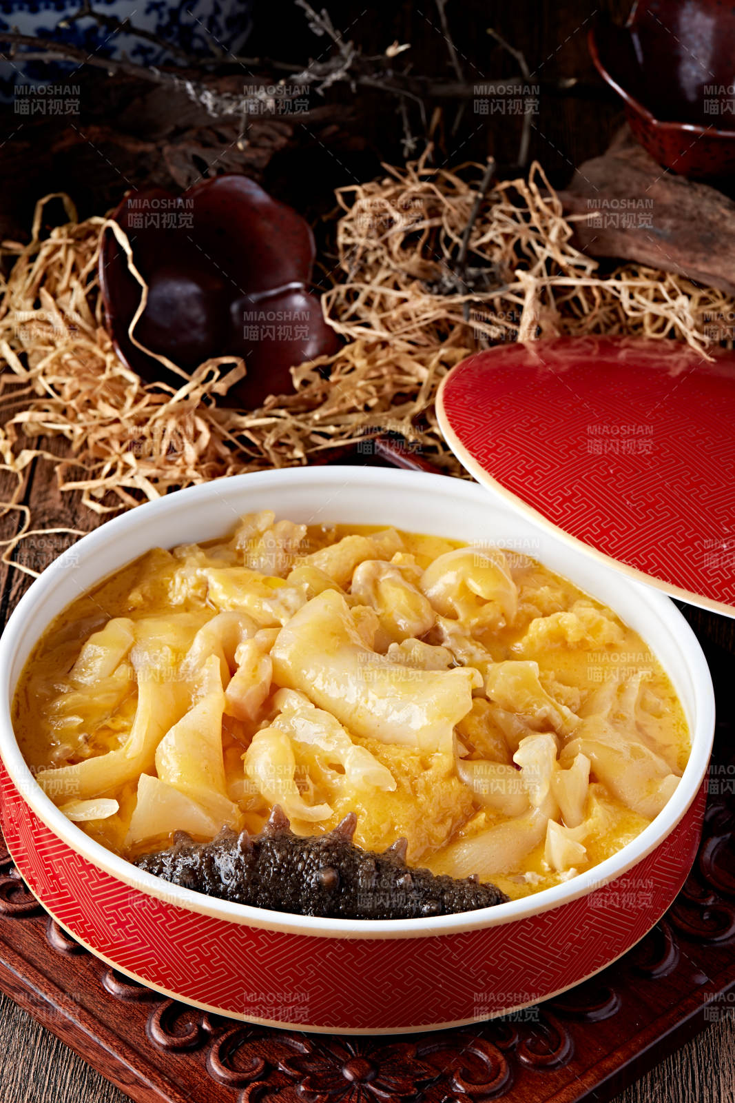 燕鲍翅浓汤四宝图片