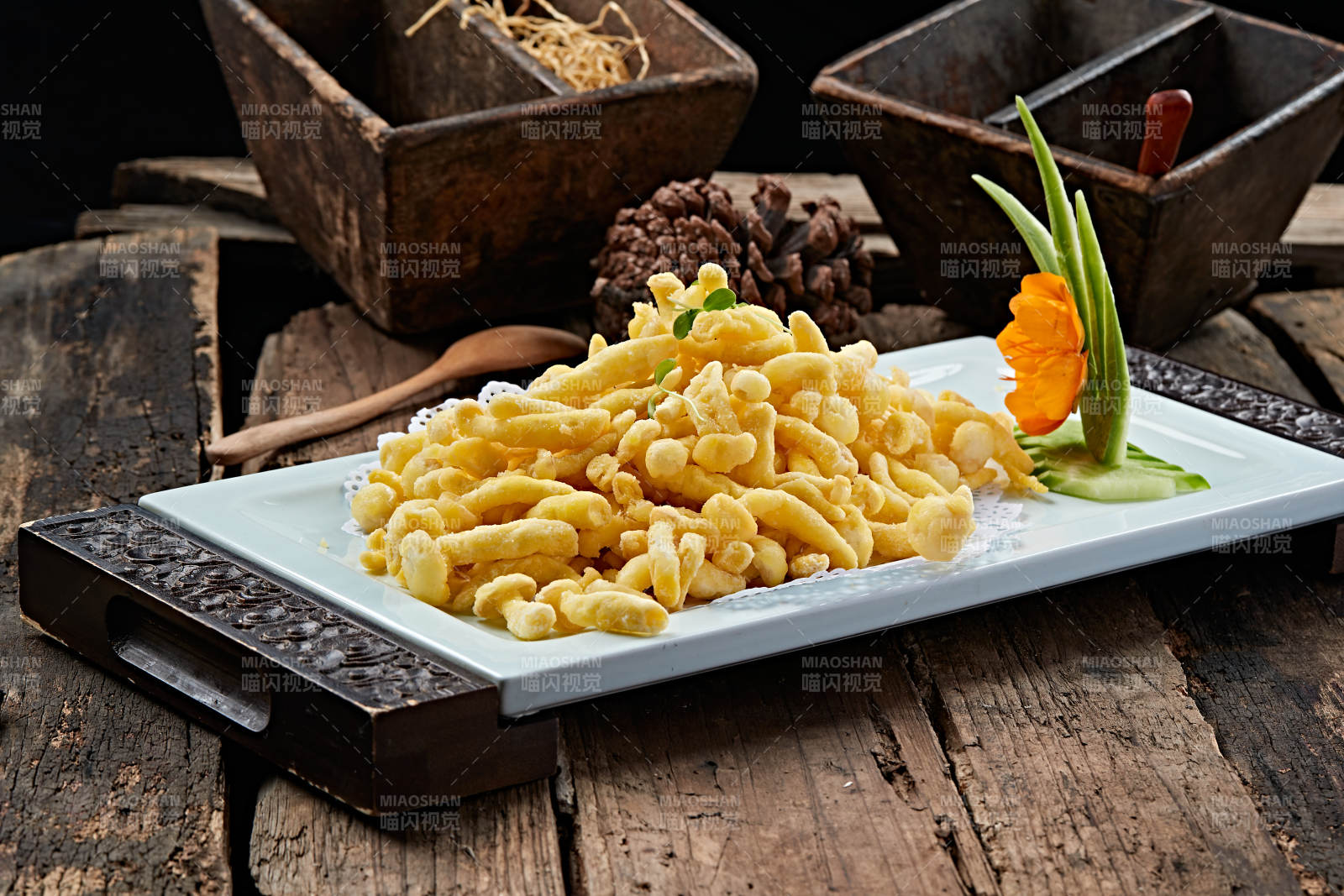 咸蛋黄焗海鲜菇图片