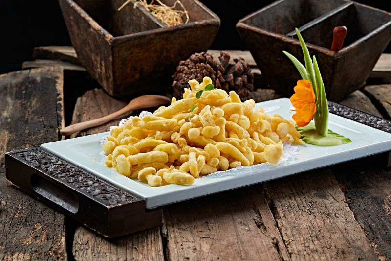 咸蛋黄焗海鲜菇图片