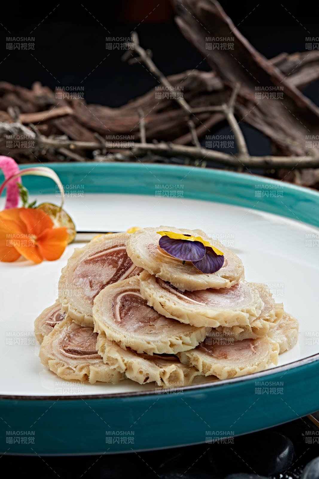 猪儿鱿鱼卷切片图片