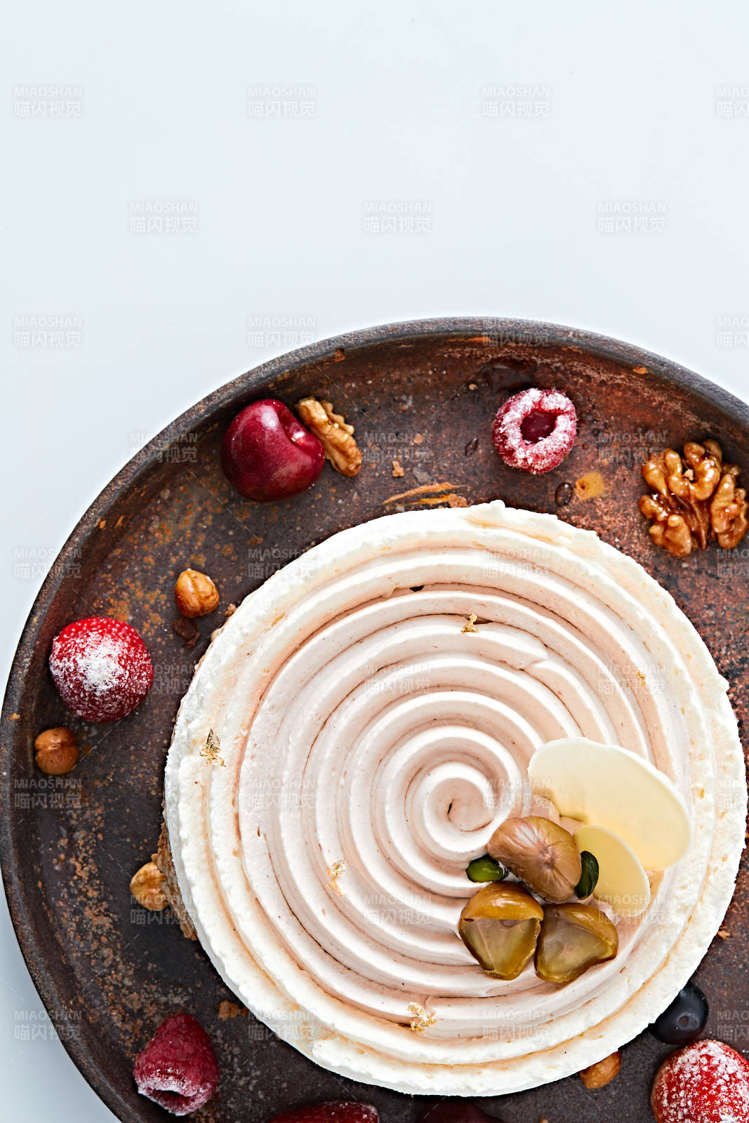 香烤坚果碎烧板栗金箔冰激凌蛋糕图片