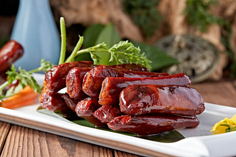 酱香肠衣猪肋排图片