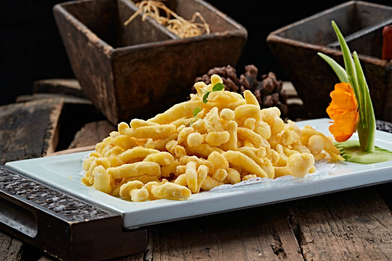 咸蛋黄焗海鲜菇图片