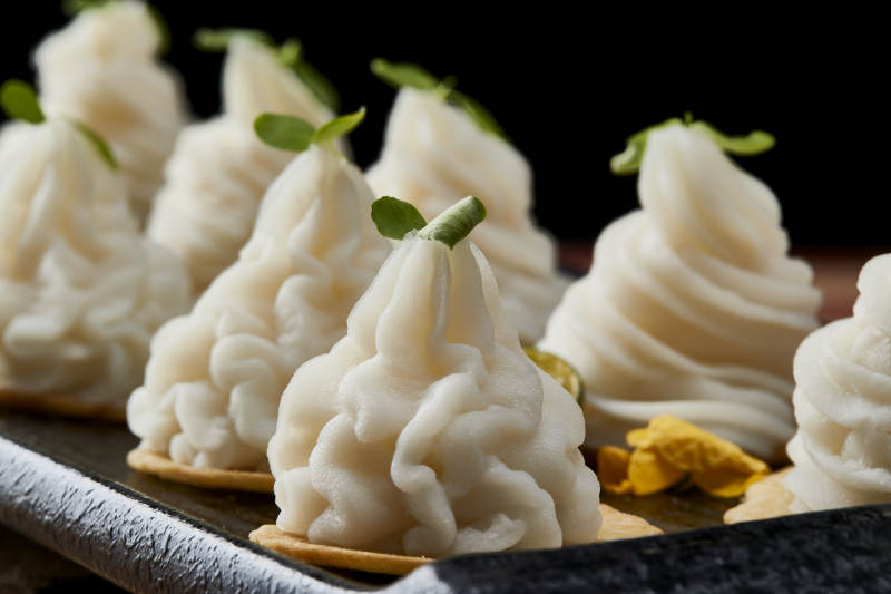 传统健康美食营养土豆泥配薯片图片