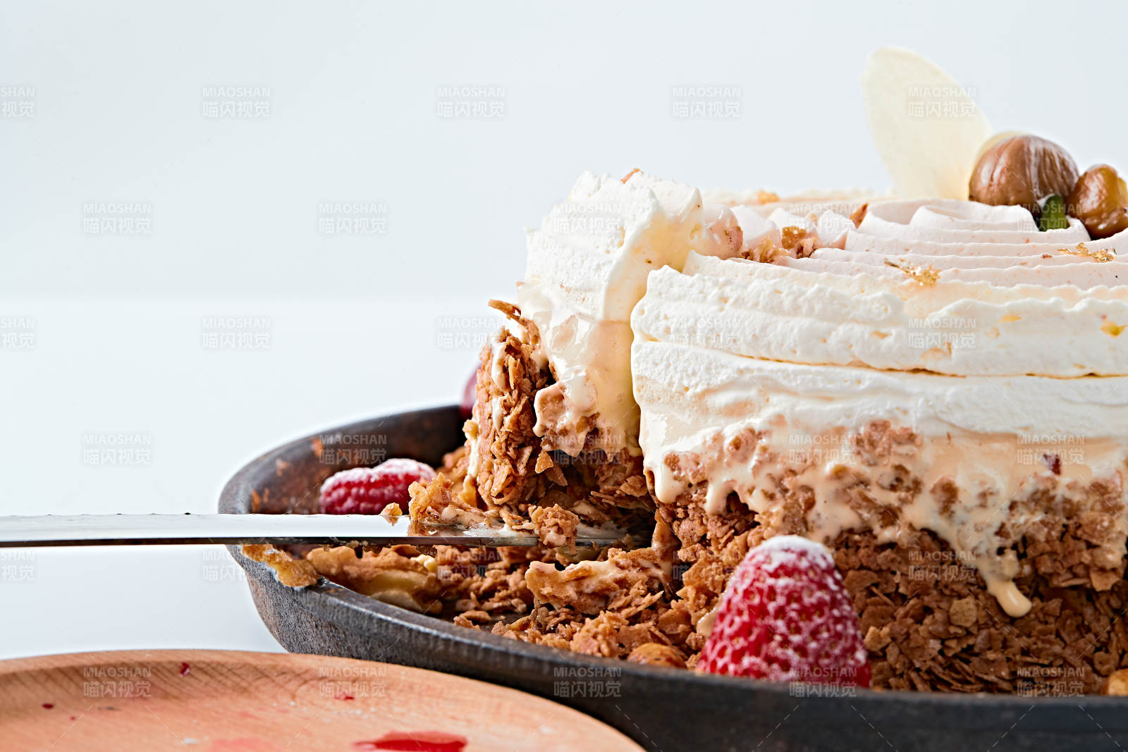 香烤坚果碎烧板栗金箔冰激凌蛋糕图片