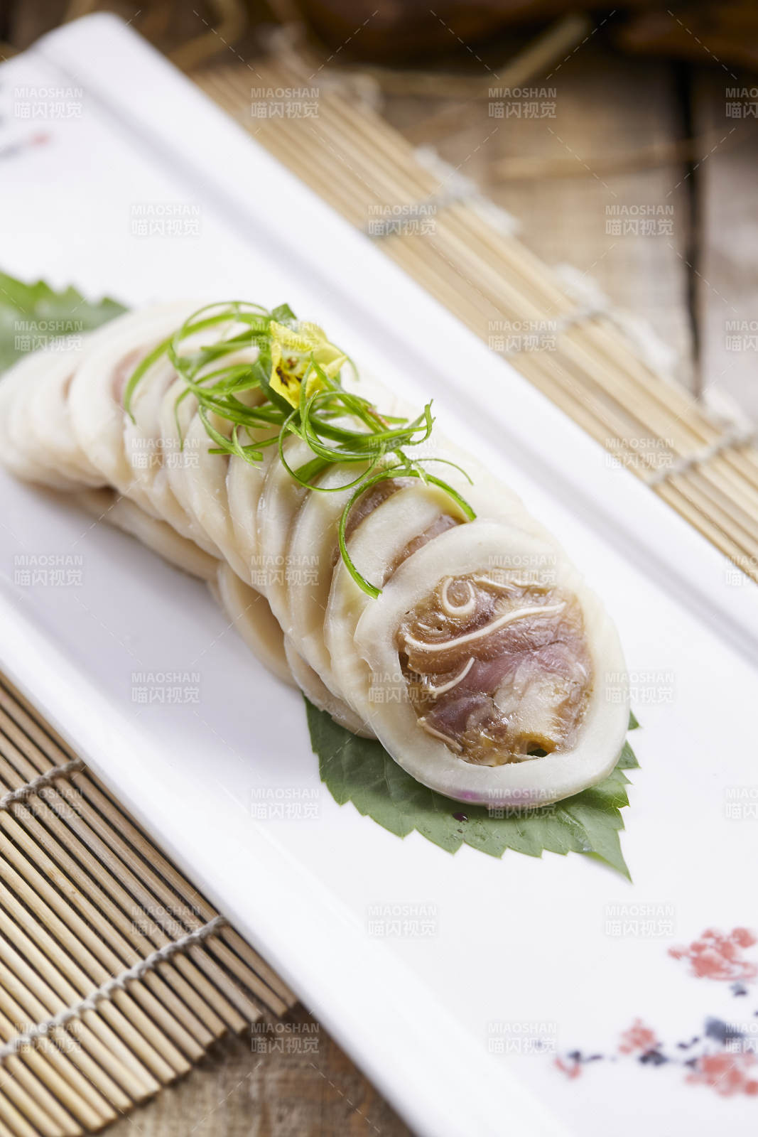 鱿鱼猪耳卷切片图片