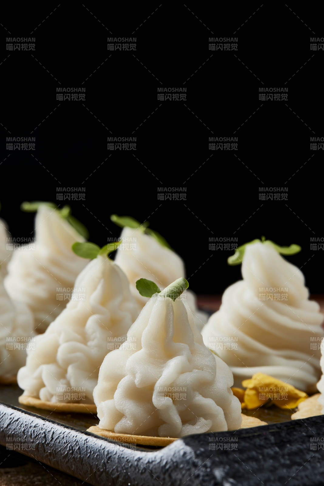 传统健康美食营养土豆泥配薯片图片