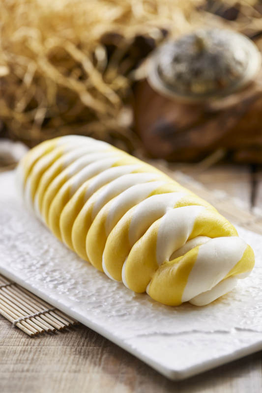 双色蒸花卷图片