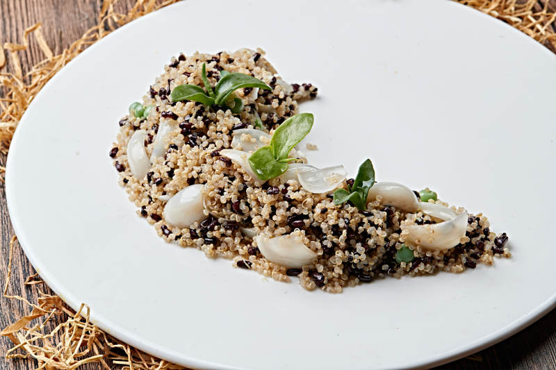 鲜百合炒三色藜麦图片